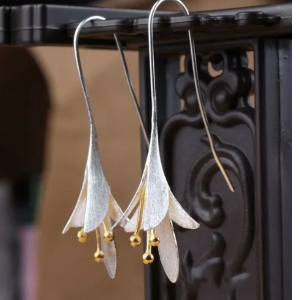 Sterling Silver Lilly Earrings